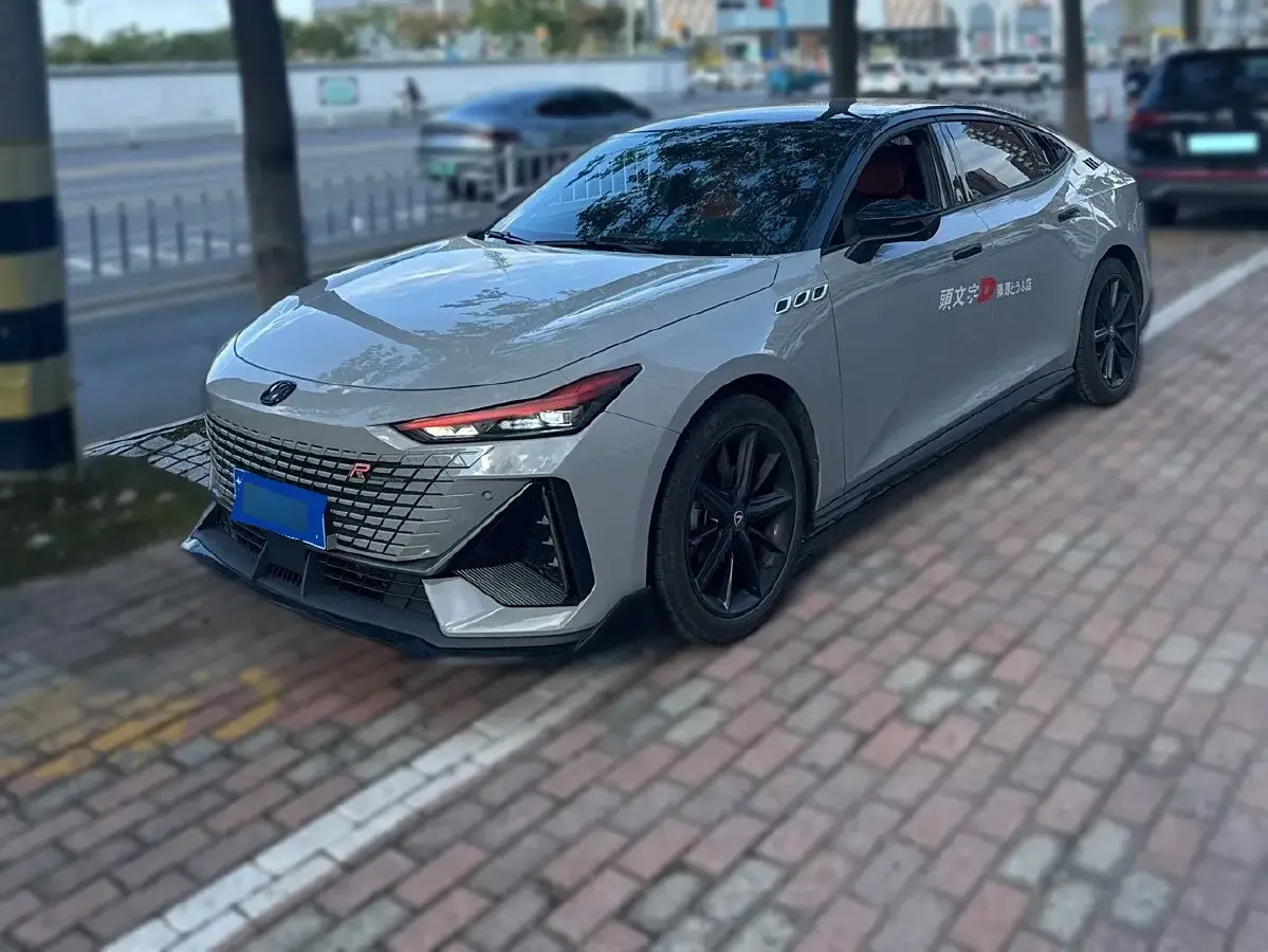 2022 ChangAn UNI-V 1.5T 188HP L4 7DCT