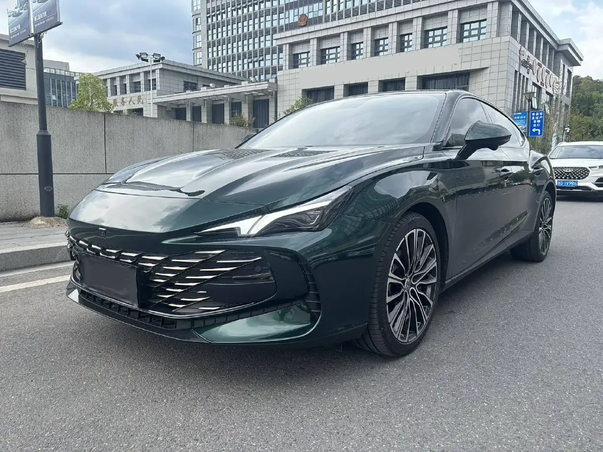 2023 MG 7 2.0T 261HP L4 9AT