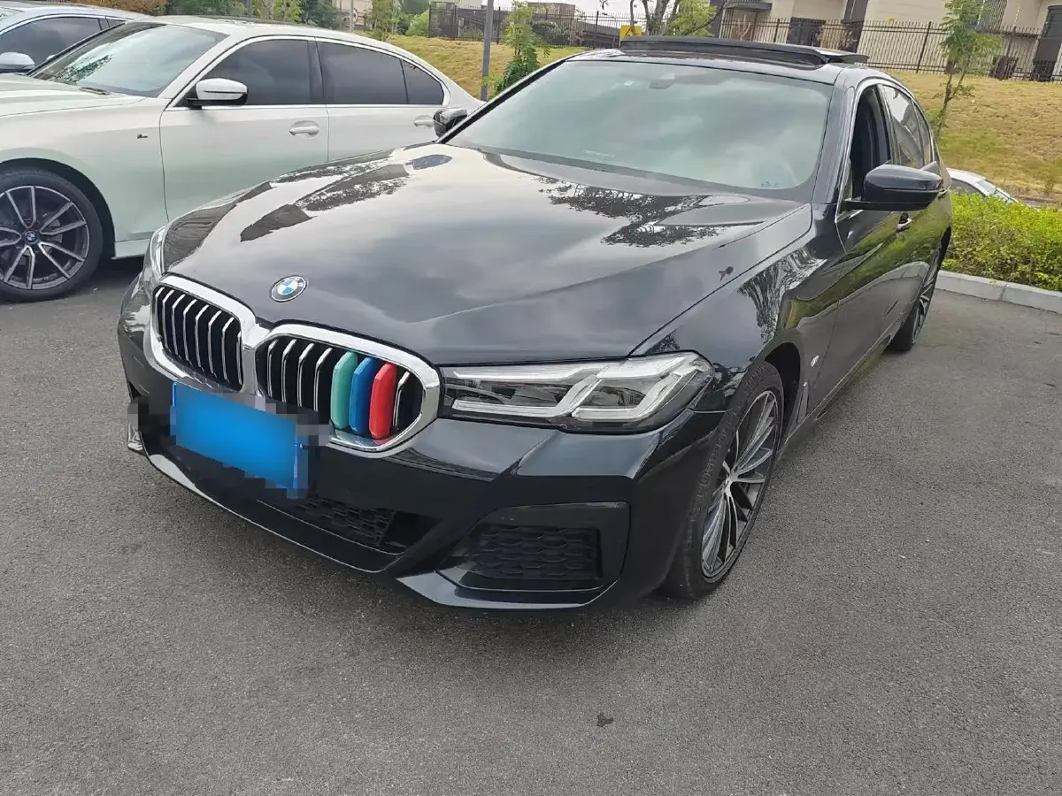 2022 BMW 5 Series 2.0T 252HP L4 8AT