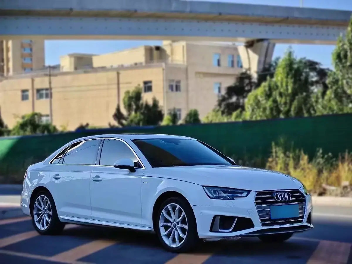 2019 Audi A4L 2.0T 190HP L4 7DCT