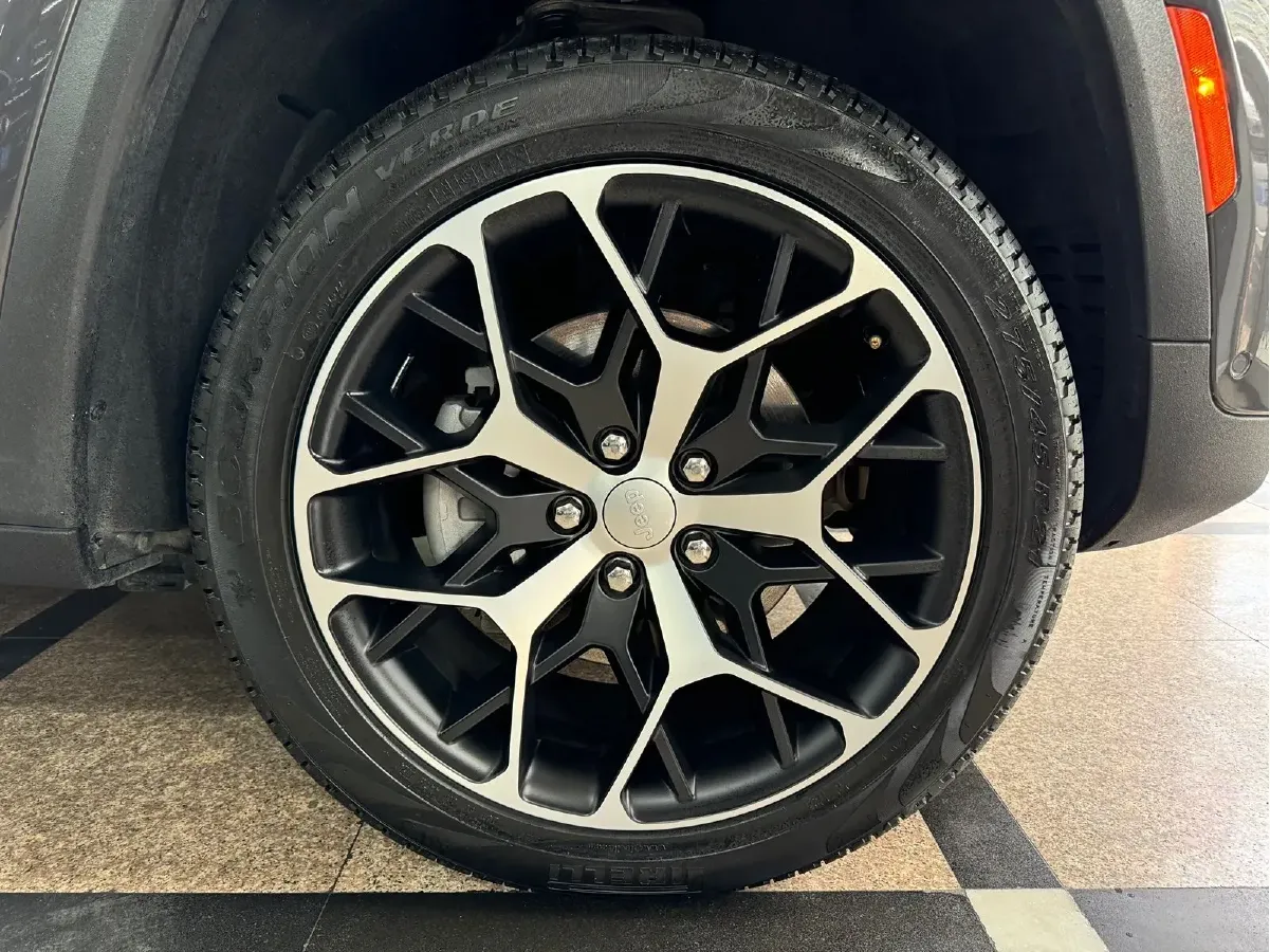 2023 Jeep Grand Cherokee 4XE 2.0T 272HP L4 8AT PHEV 17.107KWH,autocango,china used car exporter,china ev exporter,chinese used car exporter,chinese used ev exporter