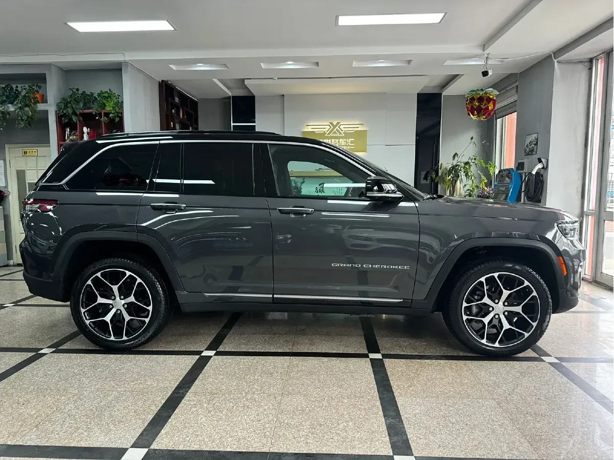 2023 Jeep Grand Cherokee 4XE 2.0T 272HP L4 8AT PHEV 17.107KWH,autocango,china used car exporter,china ev exporter,chinese used car exporter,chinese used ev exporter