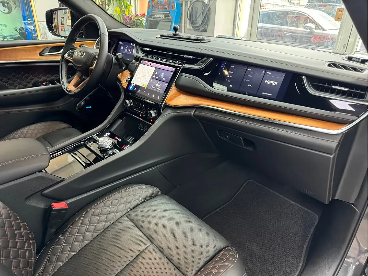 2023 Jeep Grand Cherokee 4XE 2.0T 272HP L4 8AT PHEV 17.107KWH,autocango,china used car exporter,china ev exporter,chinese used car exporter,chinese used ev exporter