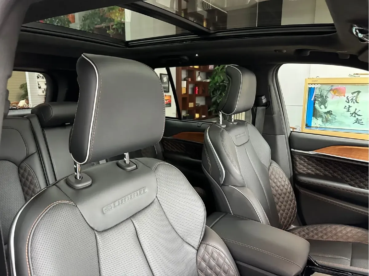 2023 Jeep Grand Cherokee 4XE 2.0T 272HP L4 8AT PHEV 17.107KWH,autocango,china used car exporter,china ev exporter,chinese used car exporter,chinese used ev exporter