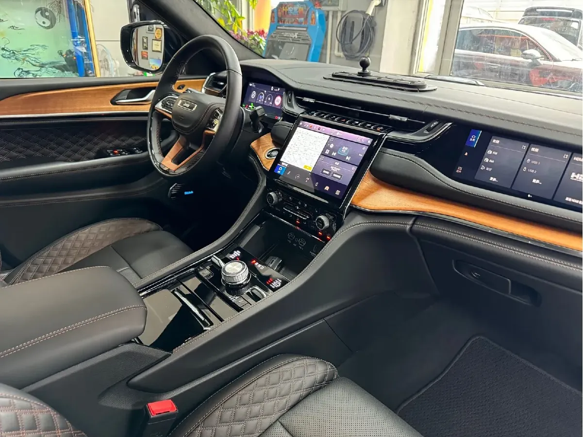 2023 Jeep Grand Cherokee 4XE 2.0T 272HP L4 8AT PHEV 17.107KWH,autocango,china used car exporter,china ev exporter,chinese used car exporter,chinese used ev exporter