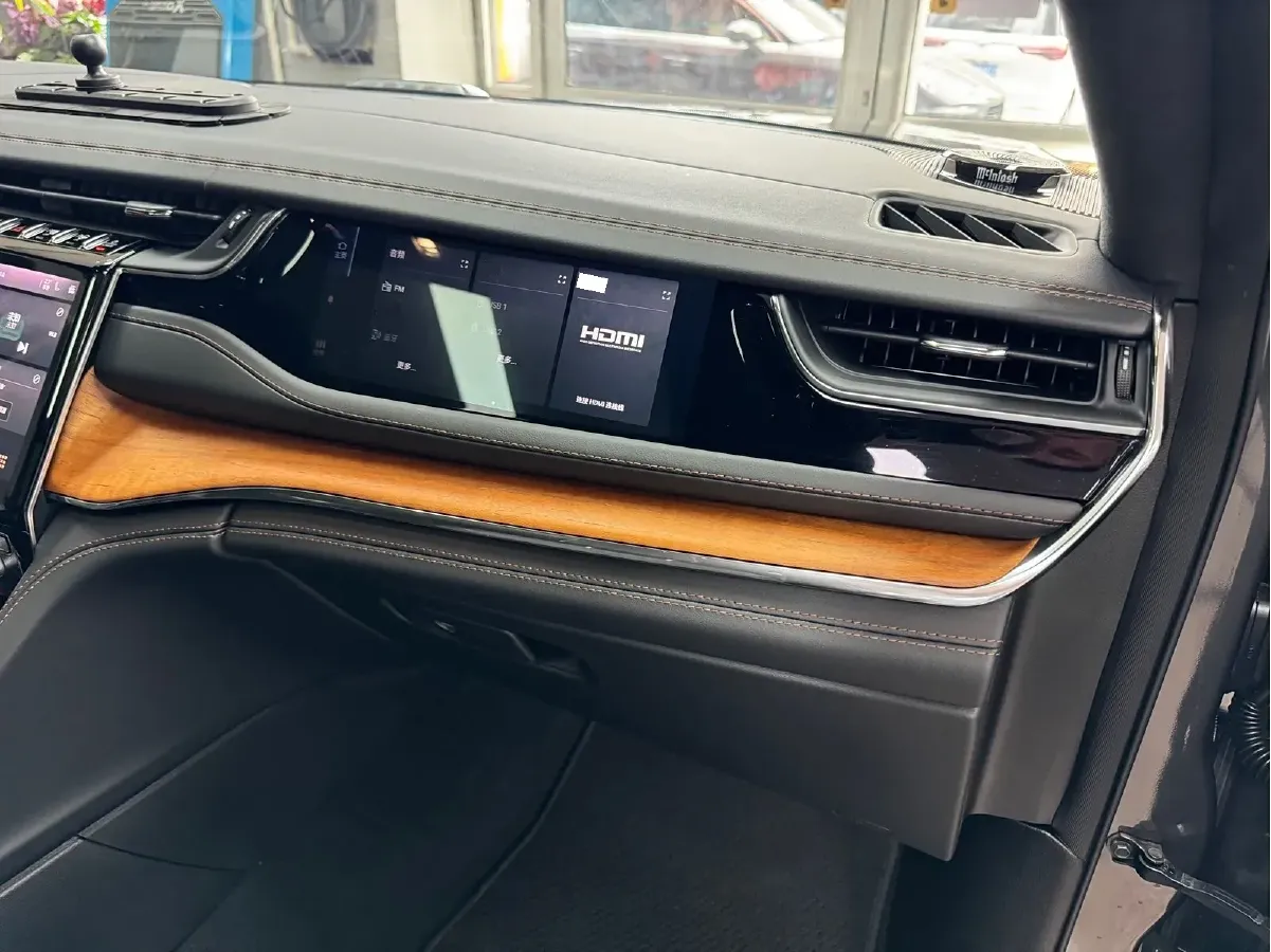 2023 Jeep Grand Cherokee 4XE 2.0T 272HP L4 8AT PHEV 17.107KWH,autocango,china used car exporter,china ev exporter,chinese used car exporter,chinese used ev exporter
