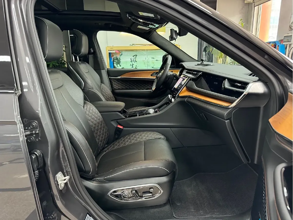 2023 Jeep Grand Cherokee 4XE 2.0T 272HP L4 8AT PHEV 17.107KWH,autocango,china used car exporter,china ev exporter,chinese used car exporter,chinese used ev exporter