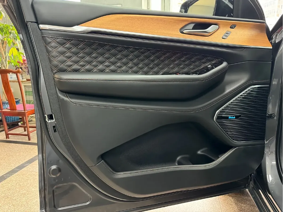 2023 Jeep Grand Cherokee 4XE 2.0T 272HP L4 8AT PHEV 17.107KWH,autocango,china used car exporter,china ev exporter,chinese used car exporter,chinese used ev exporter