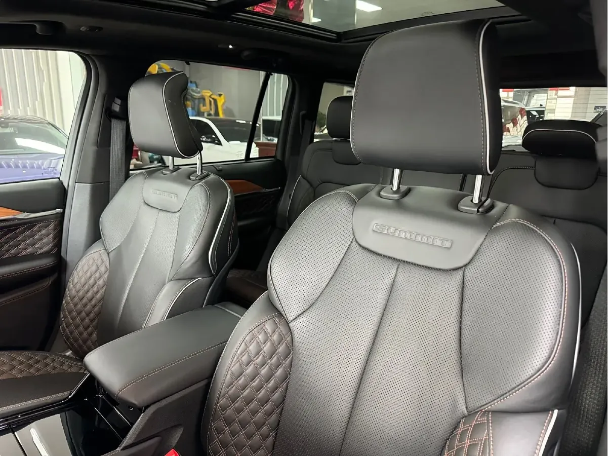 2023 Jeep Grand Cherokee 4XE 2.0T 272HP L4 8AT PHEV 17.107KWH,autocango,china used car exporter,china ev exporter,chinese used car exporter,chinese used ev exporter