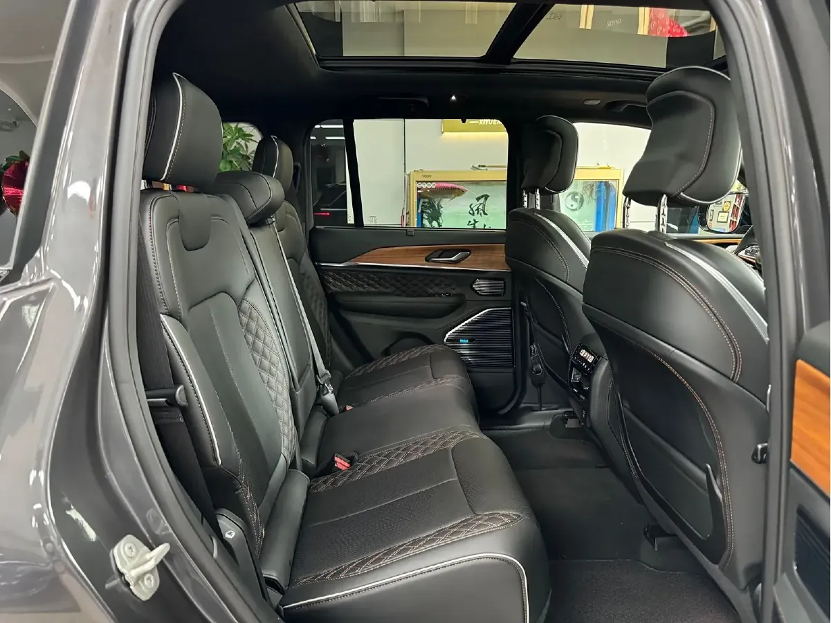 2023 Jeep Grand Cherokee 4XE 2.0T 272HP L4 8AT PHEV 17.107KWH,autocango,china used car exporter,china ev exporter,chinese used car exporter,chinese used ev exporter