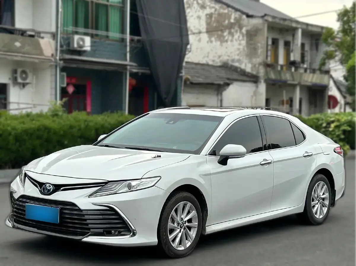 2021 Toyota Camry 2.5L 178HP L4 E-CVT Hybrid