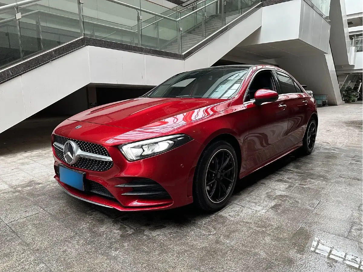 2019 Mercedes-Benz A Class 1.3T 163HP L4 7DCT
