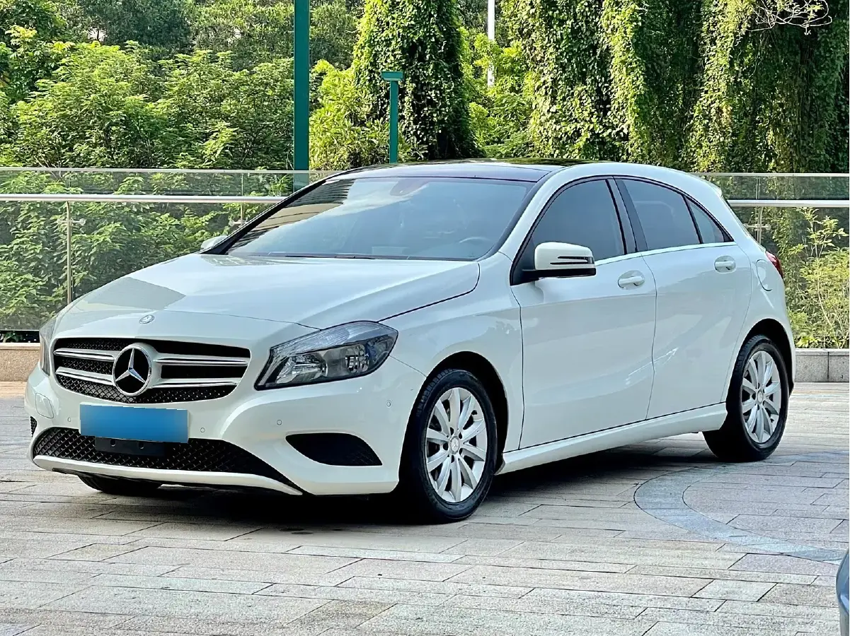 2013 Mercedes-Benz A Class 1.6T 122HP L4 7DCT 2013 Mercedes-Benz A Class 1.6T 122HP L4 7DCT