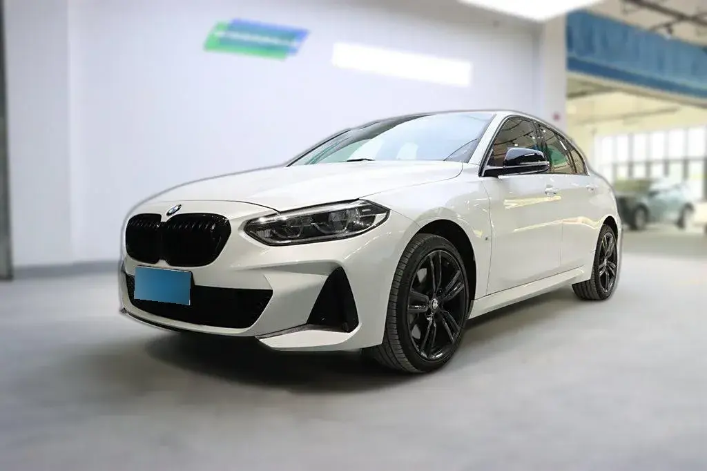 2022 BMW 1 Series 2.0T 192HP L4 7DCT