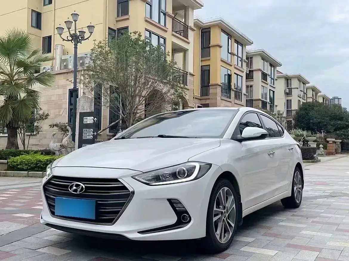 2019 Hyundai Elantra 1.5L 115HP L4 CVT