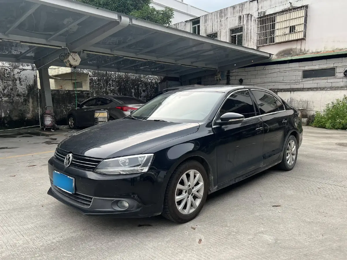 2012 Volkswagen Sagitar 1.4T 131HP L4 5MT