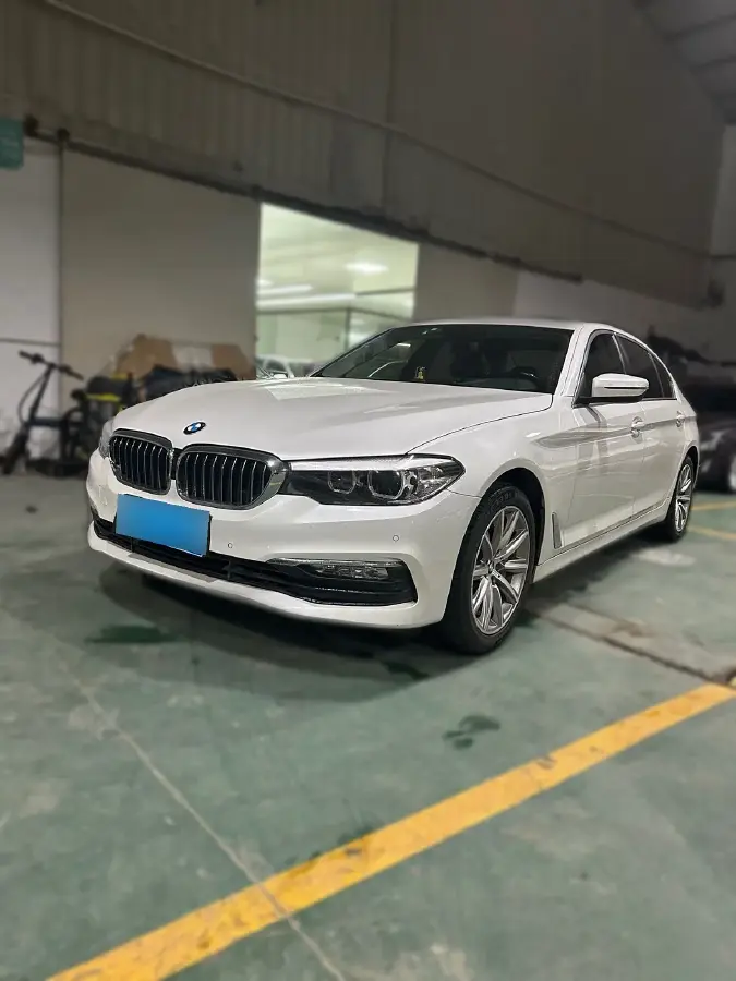 2018 BMW 5 Series 2.0T 224HP L4 8AT