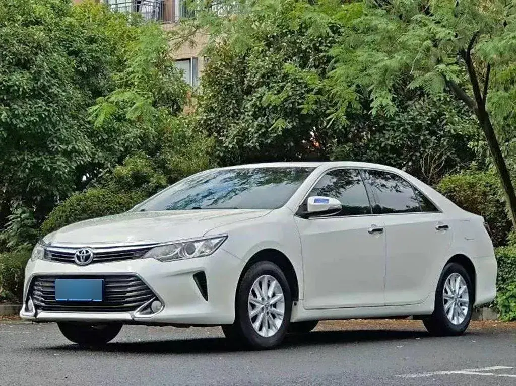 2016 Toyota Camry 2.0L 167HP L4 6AT