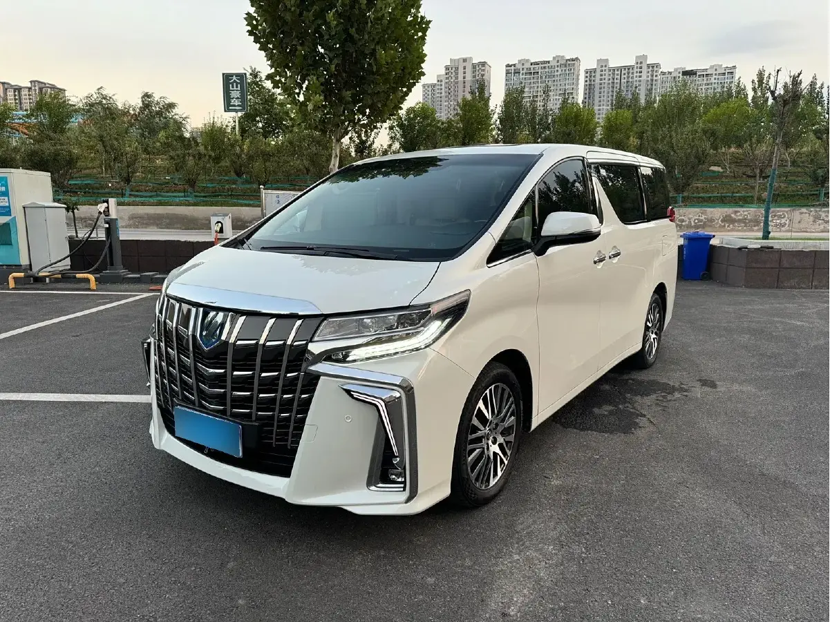 2015 Toyota Alphard 3.5L 275HP V6 6AT