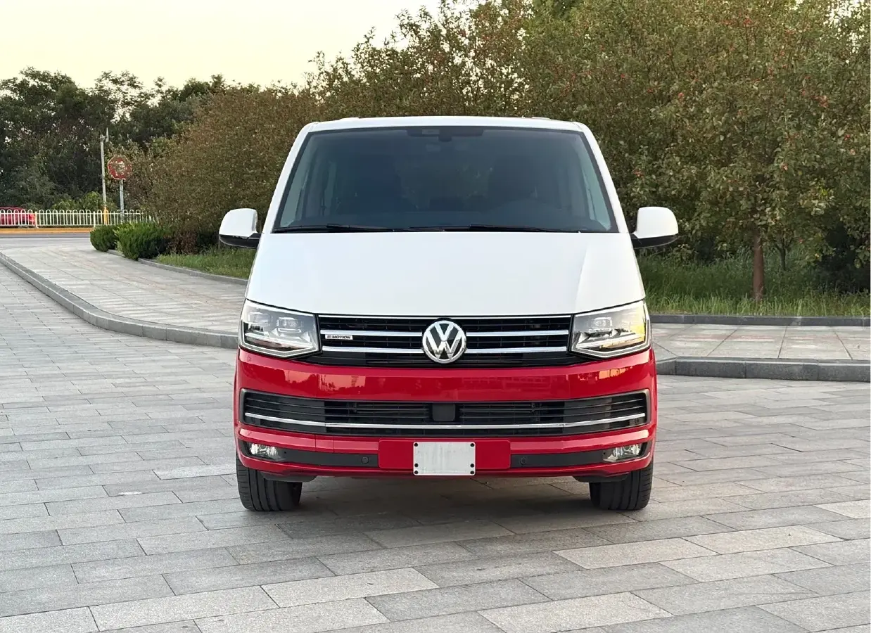 2018 Volkswagen Multivan 2.0T 204HP L4 7DCT