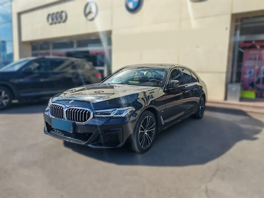 2022 BMW 5 Series 2.0T 252HP L4 8AT