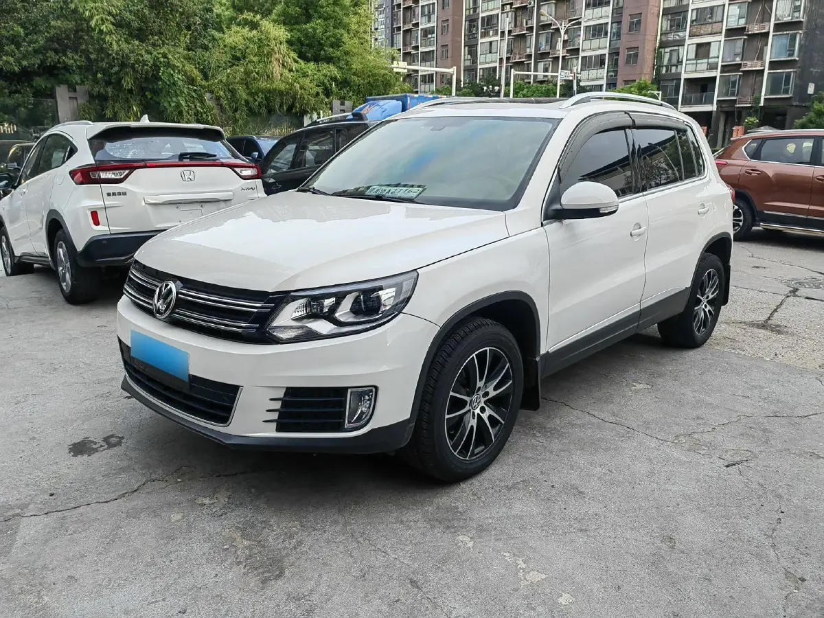 2015 Volkswagen Tiguan 1.8T 160HP L4 6AT