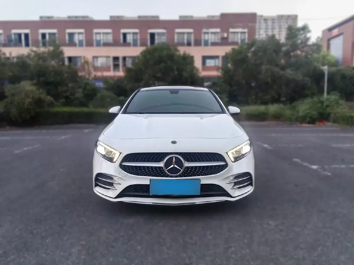 2019 Mercedes-Benz A Class 1.3T 163HP L4 7DCT
