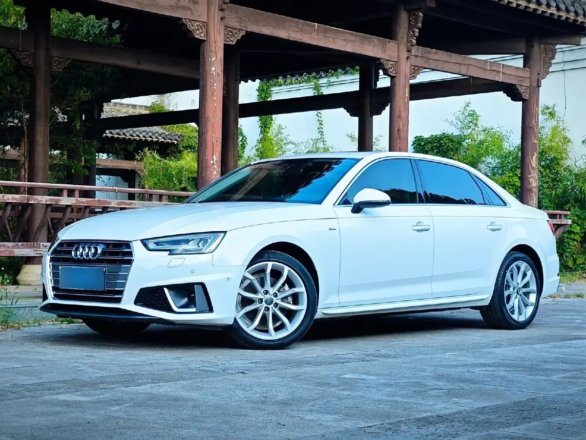 2019 Audi A4L 2.0T 190HP L4 7DCT