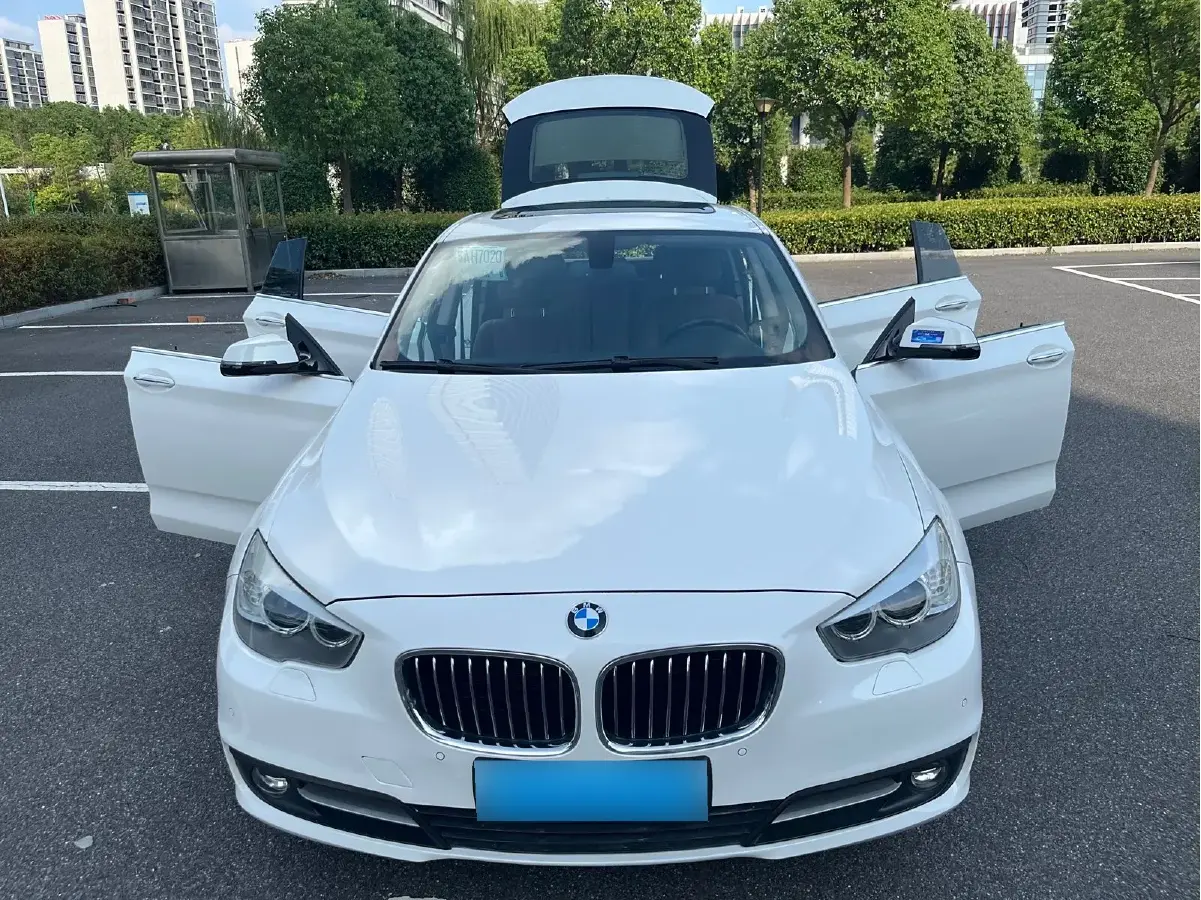 2014 BMW 5 Series GT 3.0T 306HP L6 8AT