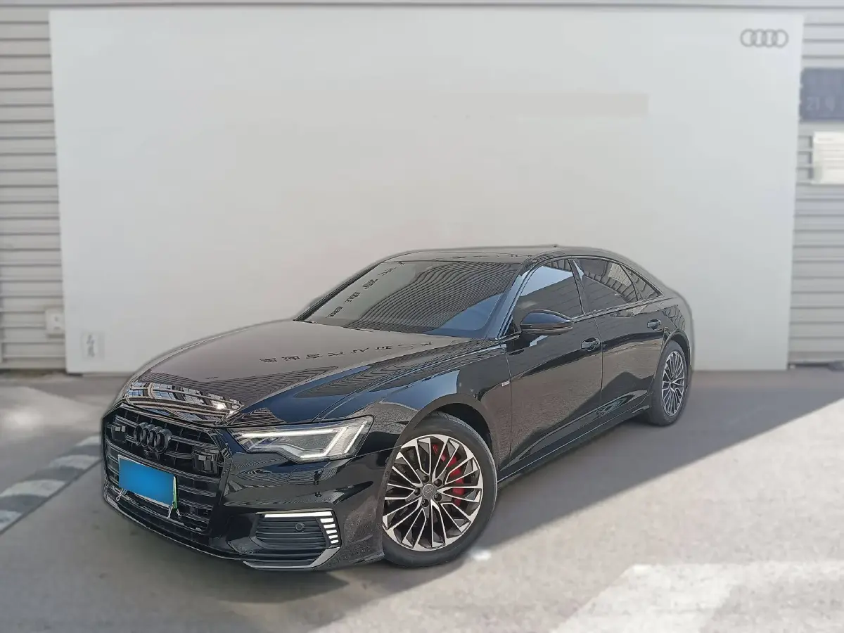 2020 Audi A6L 2.0T 252HP L4 7DCT PHEV 14.1KWH