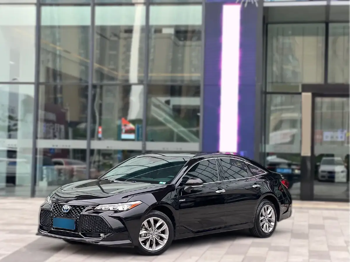 2019 Toyota Avalon 2.5L 178HP L4 E-CVT Hybrid