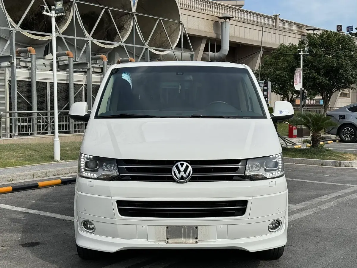 2014 Volkswagen Multivan 2.0T 204HP L4 7DCT