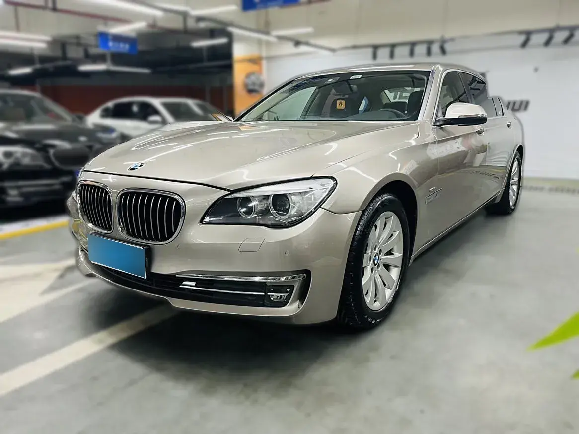 2013 BMW 7 Series 3.0L 258HP L6 8AT