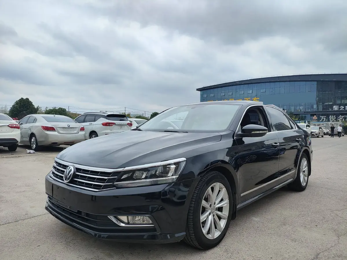 2017 Volkswagen Passat 1.8T 180HP L4 7DCT