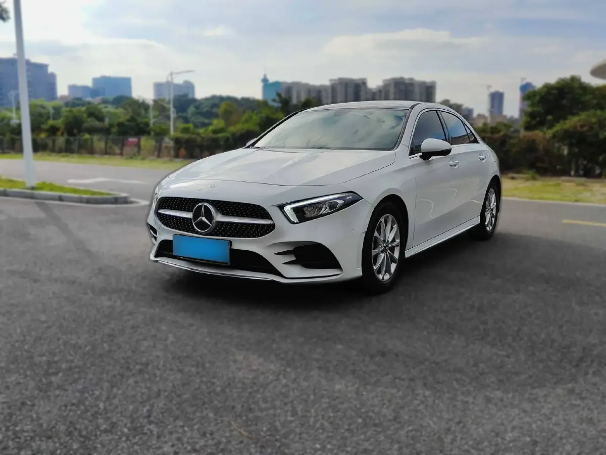 2019 Mercedes-Benz A Class 1.3T 163HP L4 7DCT