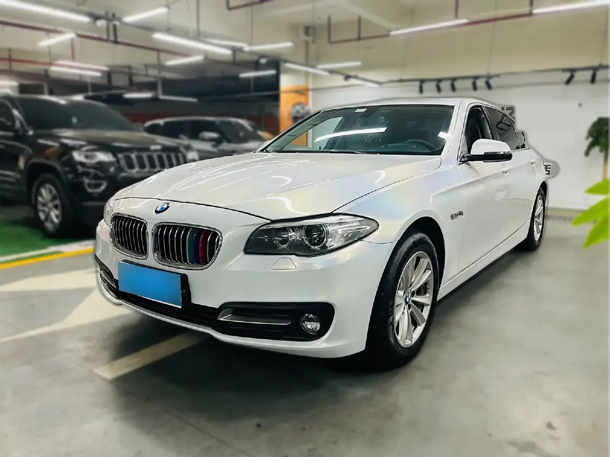 2014 BMW 5 Series 2.0T 184HP L4 8AT