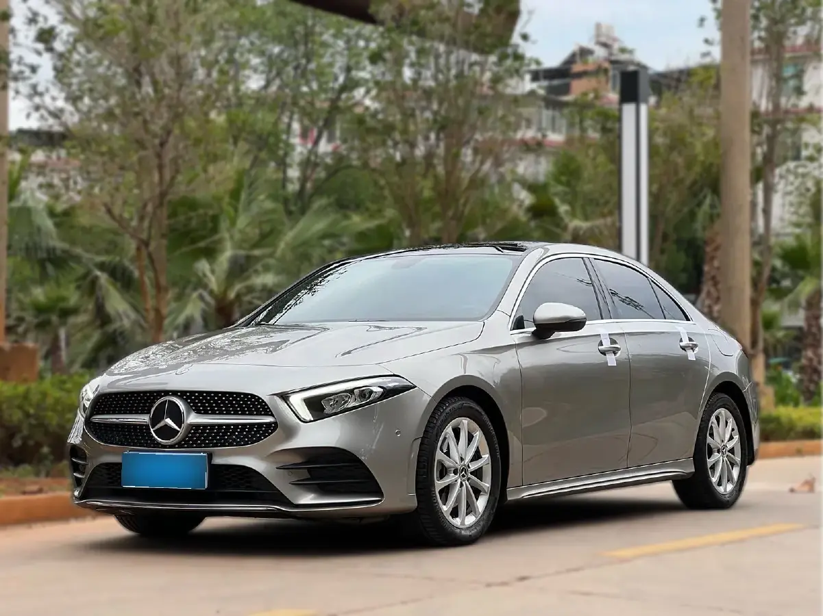 2020 Mercedes-Benz A Class 1.3T 163HP L4 7DCT