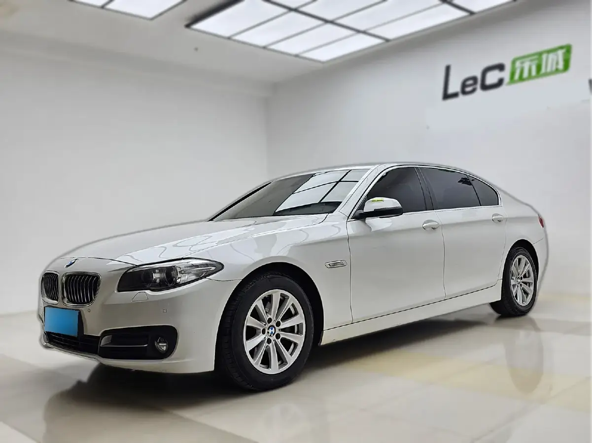 2017 BMW 5 Series 2.0T 184HP L4 8AT