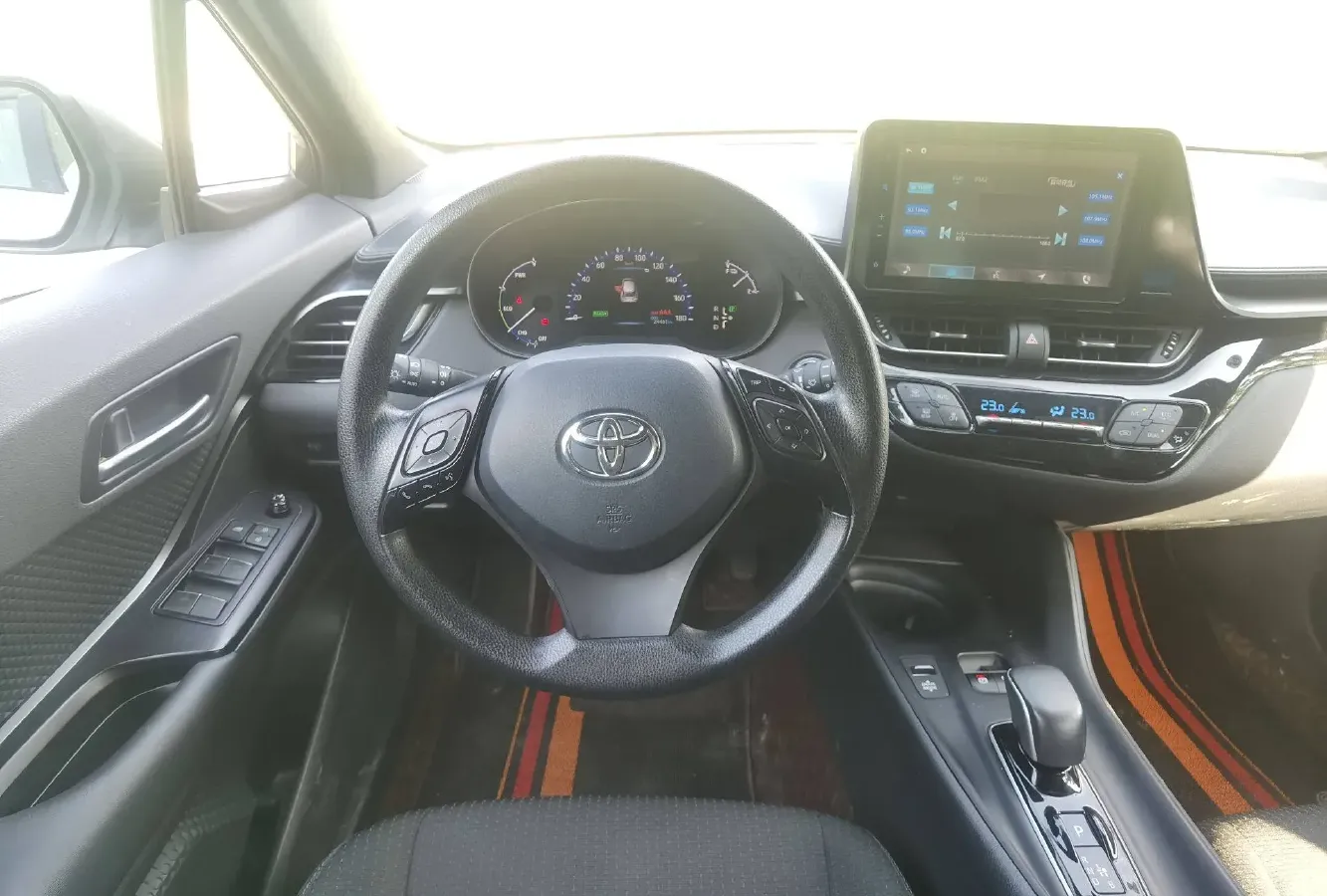 2020 Toyota C-HR EV BEV 54.3KWH,autocango,china used car exporter,china ev exporter,chinese used car exporter,chinese used ev exporter