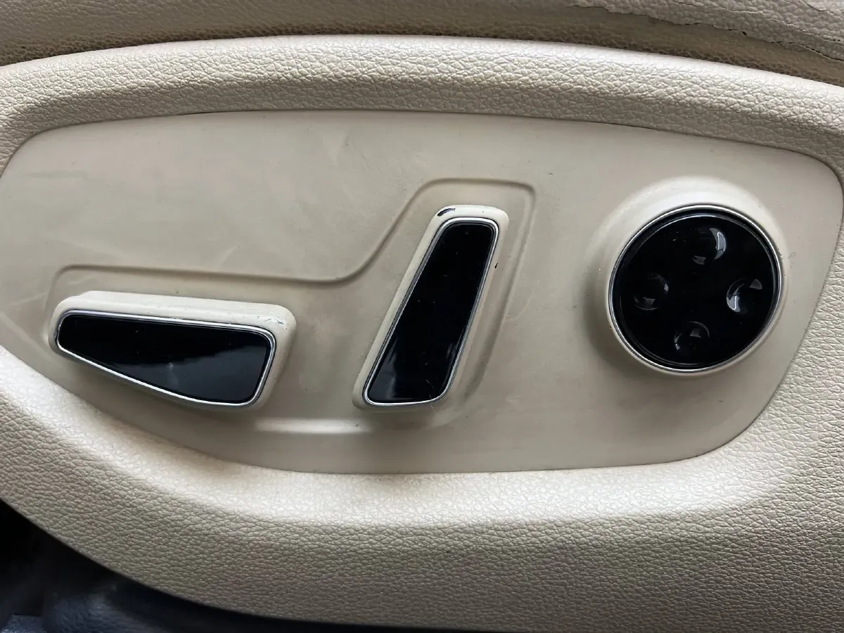 2015 Hyundai Cenesis 3.0L 257HP V6 8AT,autocango,china used car exporter,china ev exporter,chinese used car exporter,chinese used ev exporter