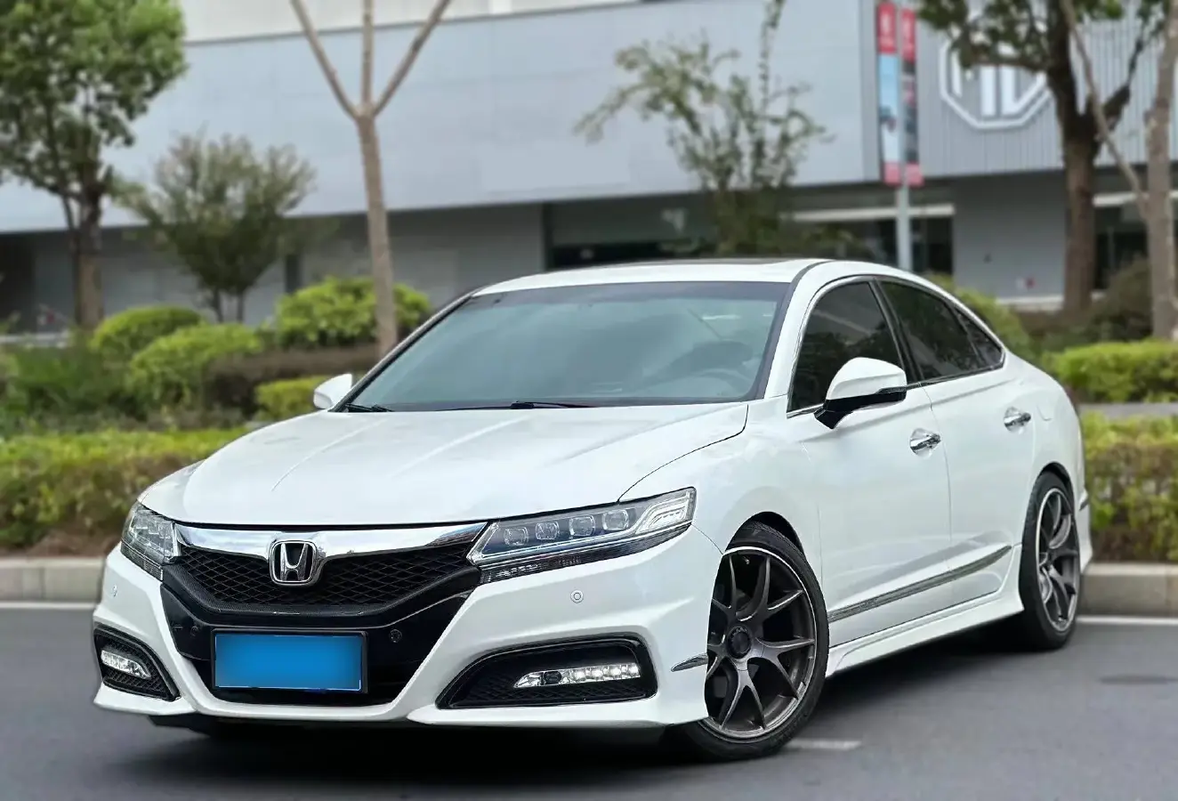 2017 Honda Spirior 2.4L 208HP L4 8DCT