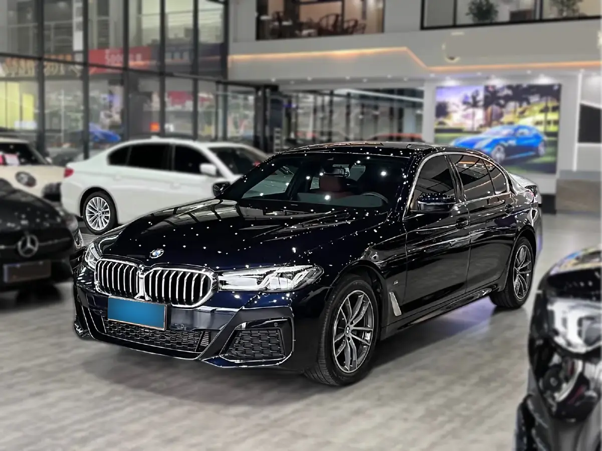 2022 BMW 5 Series 2.0T 184HP L4 8AT