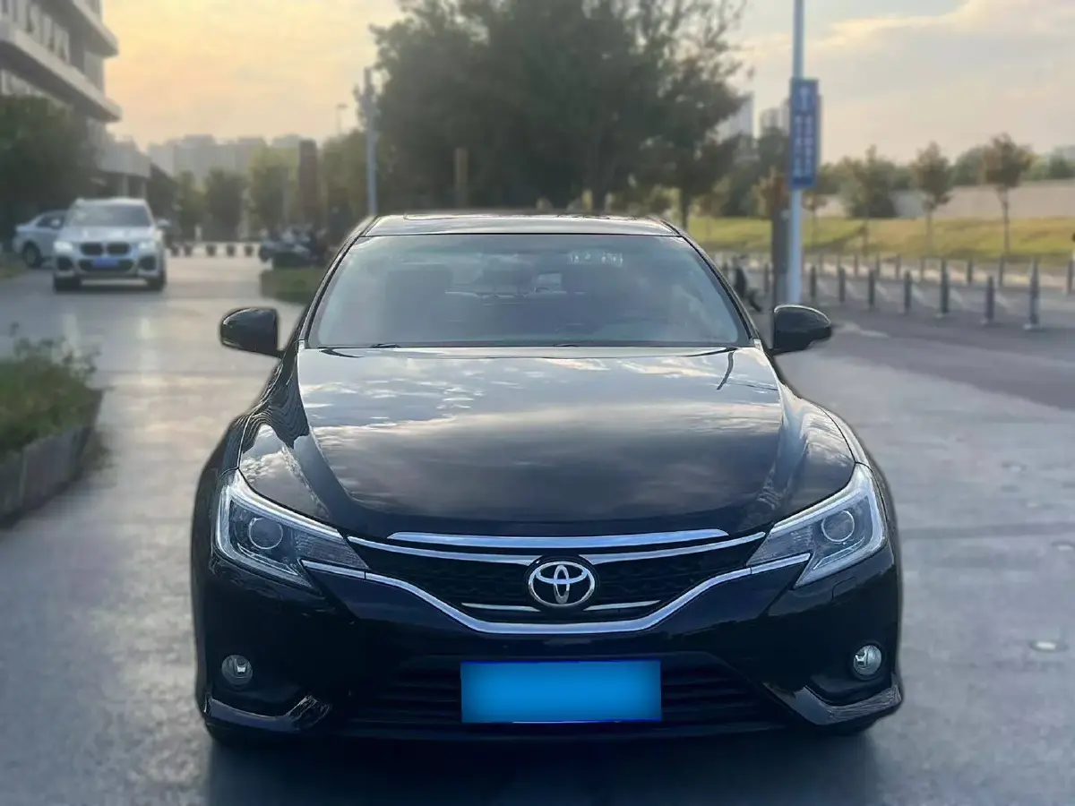 2013 Toyota Reiz 2.5L 193HP V6 6AT