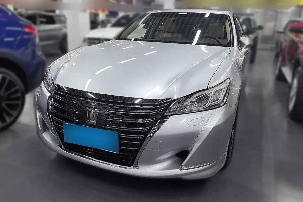 2018 Toyota Crown 2.0T 235HP L4 8AT