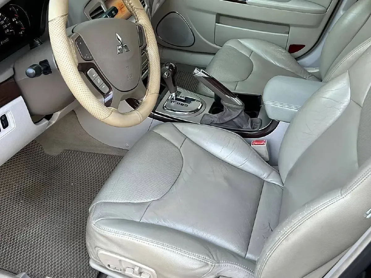 2012 Mitsubishi Galant 2.4L 173HP L4 4AT,autocango,china used car exporter,china ev exporter,chinese used car exporter,chinese used ev exporter