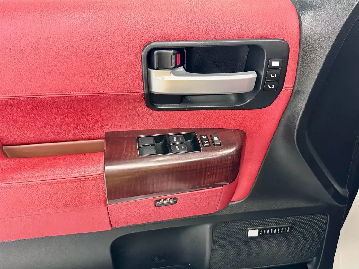 2010 Toyota Sequoia 5.7L 386HP V8 6AT,autocango,china used car exporter,china ev exporter,chinese used car exporter,chinese used ev exporter