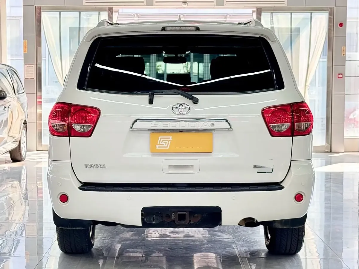 2010 Toyota Sequoia 5.7L 386HP V8 6AT,autocango,china used car exporter,china ev exporter,chinese used car exporter,chinese used ev exporter