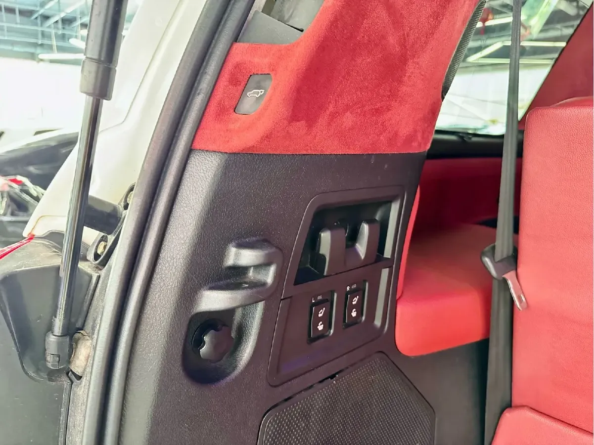 2010 Toyota Sequoia 5.7L 386HP V8 6AT,autocango,china used car exporter,china ev exporter,chinese used car exporter,chinese used ev exporter