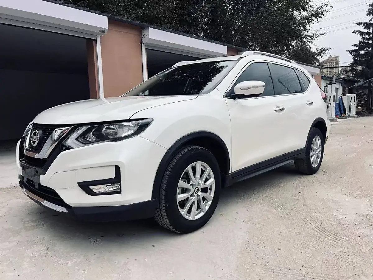 2017 Nissan X-Trail 2.0L 150HP L4 CVT