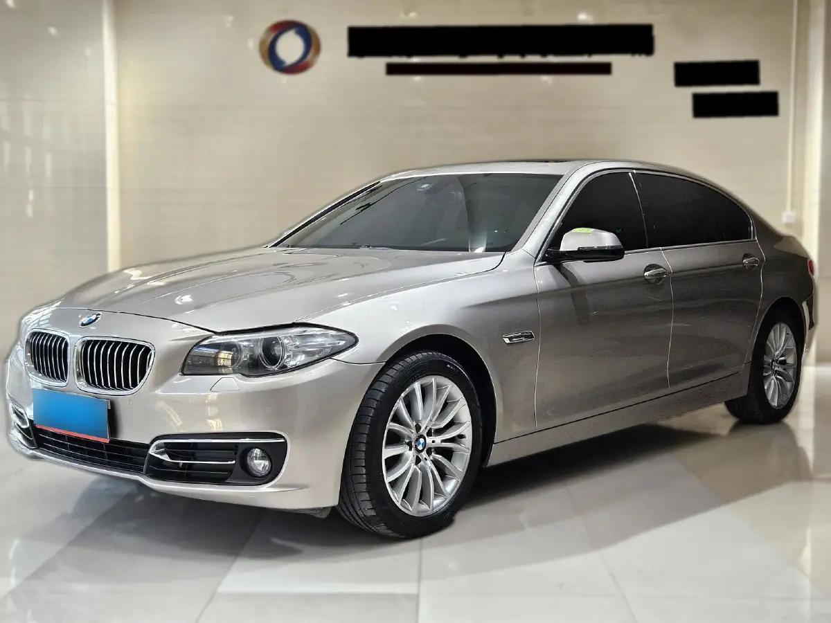 2014 BMW 5 Series 3.0L 258HP L6 8AT